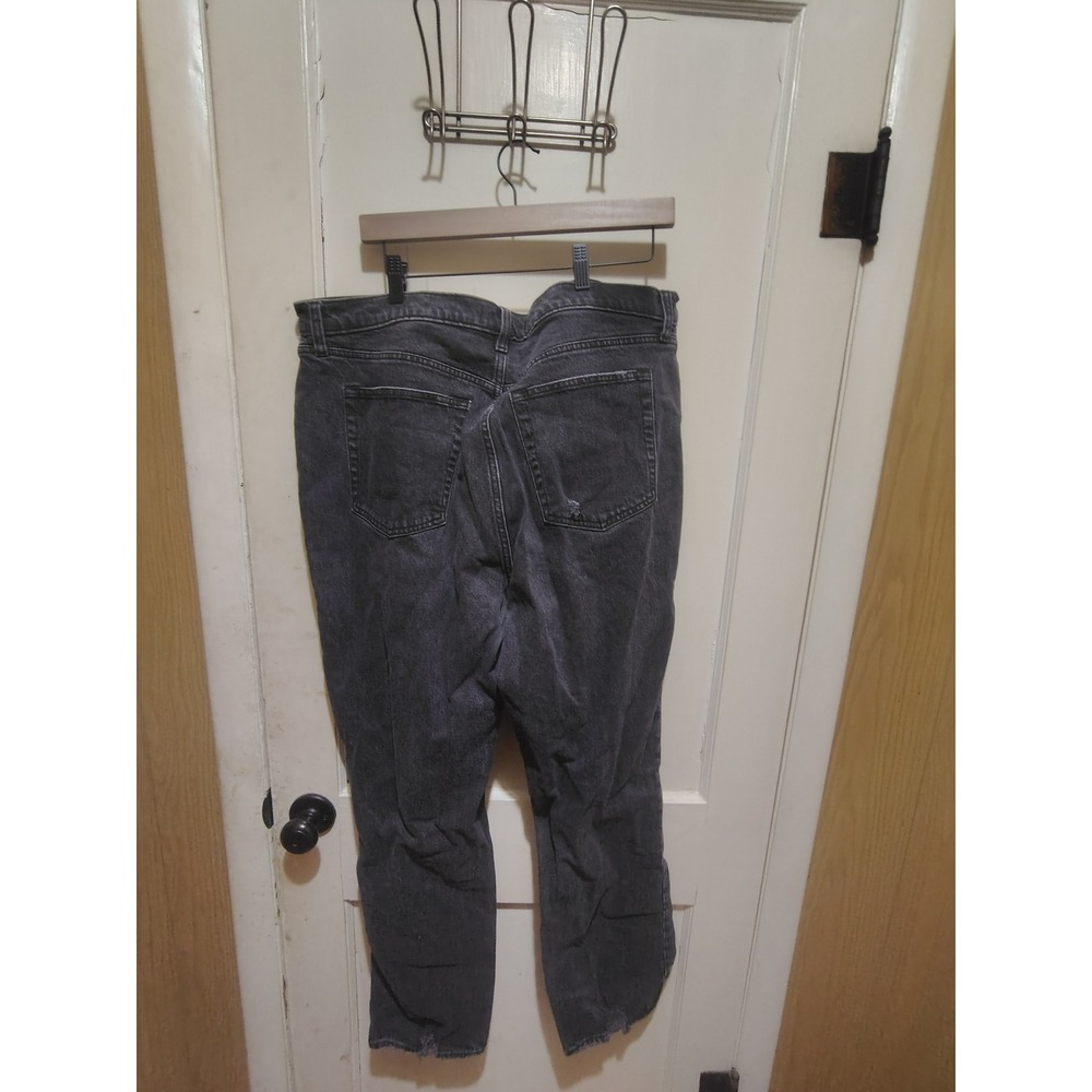 Abercrombie & Fitch Curve Love 90s Straight Ultra High Rise Distressed Jeans 34L